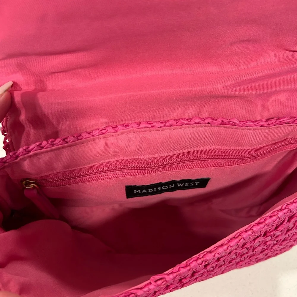 Madison West NWT Pink Woven Handbag with Gold Chain - Picture 4 of 13